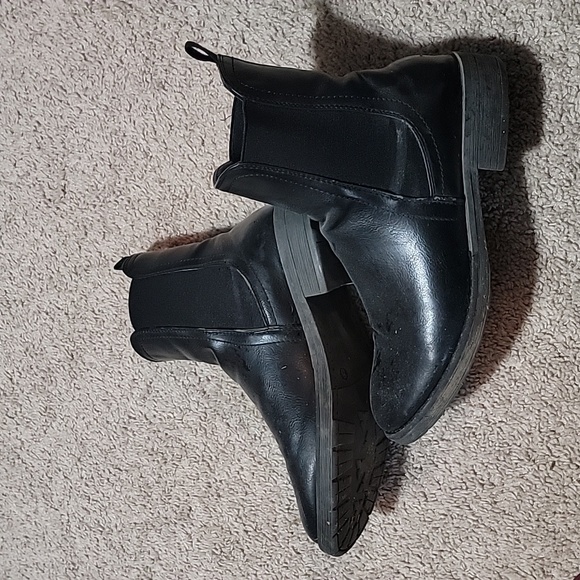 Joe Fresh black Chelsea boot size 8 - Picture 4 of 4